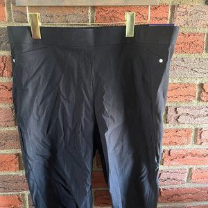 Rafealla, Black Bermudas, Size 16, New with Tag